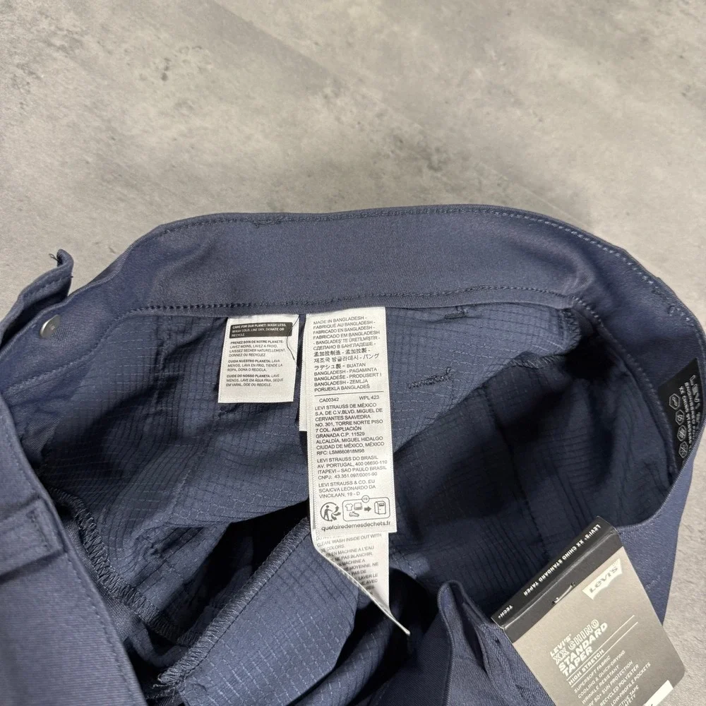 Levi's Chino XX Pants Mens 32x30 Tech+ Standard Taper Navy Blue UPF 50 NEW